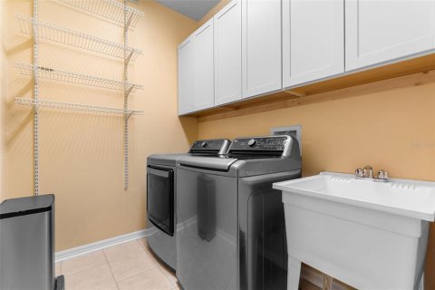 Casa en venta en Orlando, Florida, 4 dormitorios, 265.7 m2 № 1914958 - foto 20