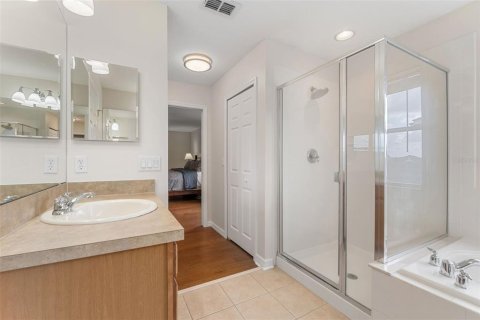Casa en venta en Orlando, Florida, 4 dormitorios, 265.7 m2 № 1914958 - foto 14