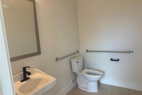 Propiedad comercial en alquiler en Oviedo, Florida, 40.51 m2 № 1558797 - foto 8