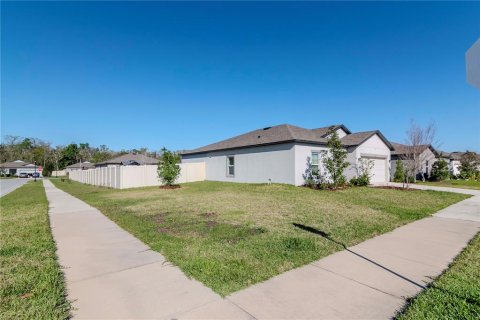 Casa en venta en Spring Hill, Florida, 4 dormitorios, 162.21 m2 № 1585858 - foto 2
