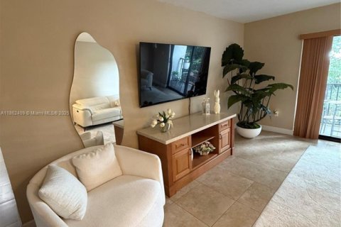 Condo in Hialeah, Florida, 2 bedrooms  № 1891439 - photo 6