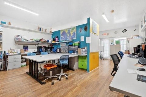Купить коммерческую недвижимость в Ориндж-Сити, Флорида 559.27м2, № 2204323 - фото 23