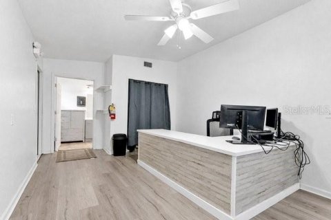 Купить коммерческую недвижимость в Ориндж-Сити, Флорида 559.27м2, № 2204323 - фото 11
