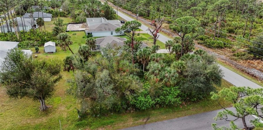 Land in Port Charlotte, Florida № 2158672