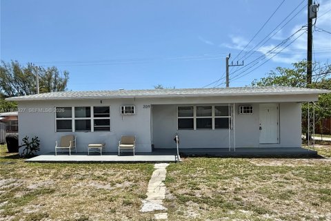 Villa ou maison à Dania Beach, Floride 1 chambre, 261.8 m2 № 2025177