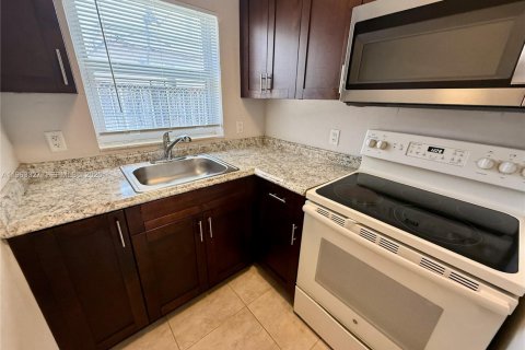 Villa ou maison à louer à Dania Beach, Floride: 1 chambre, 261.8 m2 № 2025177 - photo 4