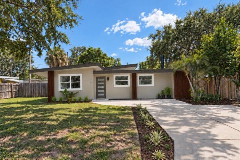 Villa ou maison à Saint Petersburg, Floride 3 chambres, 171.03 m2 № 2411504