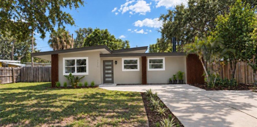 Villa ou maison à Saint Petersburg, Floride 3 chambres, 171.03 m2 № 2411504