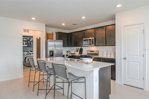 House in Parrish, Florida 5 bedrooms, 242.94 sq.m. № 2210428 - photo 5