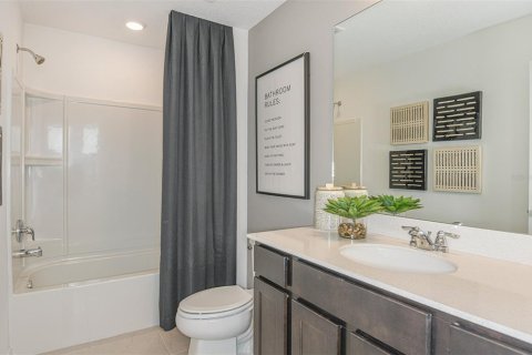 House in Parrish, Florida 5 bedrooms, 242.94 sq.m. № 2210428 - photo 16