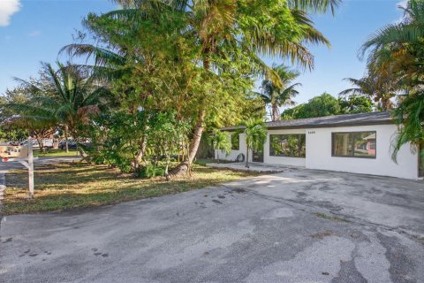 Casa en venta en Pompano Beach, Florida, 3 dormitorios, 121.61 m2 № 1992954 - foto 2
