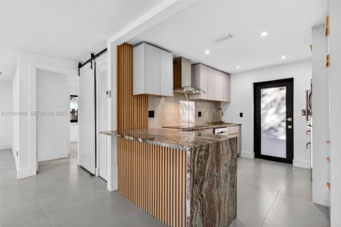 Casa en venta en Pompano Beach, Florida, 3 dormitorios, 121.61 m2 № 1992954 - foto 9