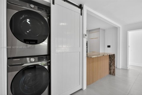 Casa en venta en Pompano Beach, Florida, 3 dormitorios, 121.61 m2 № 1992954 - foto 21