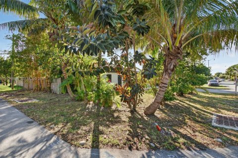 Casa en venta en Pompano Beach, Florida, 3 dormitorios, 121.61 m2 № 1992954 - foto 4
