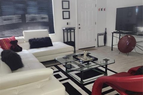 Condo in Tampa, Florida, 1 bedroom № 2210933 - photo 19