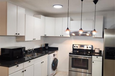 Condo in Tampa, Florida, 1 bedroom № 2210933 - photo 5