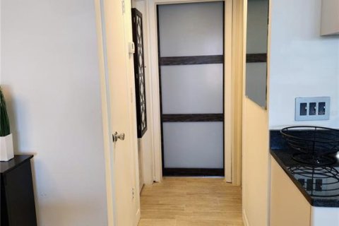 Condo in Tampa, Florida, 1 bedroom № 2210933 - photo 25