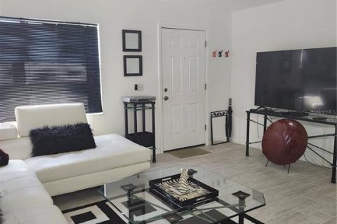 Condo in Tampa, Florida, 1 bedroom № 2210933 - photo 6