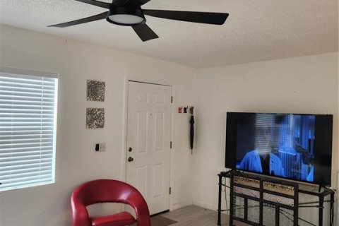 Condo in Tampa, Florida, 1 bedroom № 2210933 - photo 15