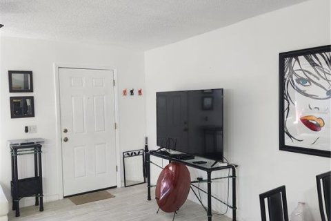 Condo in Tampa, Florida, 1 bedroom № 2210933 - photo 14
