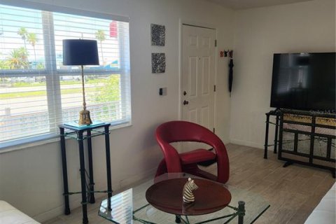 Condo in Tampa, Florida, 1 bedroom № 2210933 - photo 24
