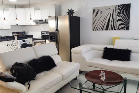 Condo in Tampa, Florida, 1 bedroom № 2210933 - photo 10