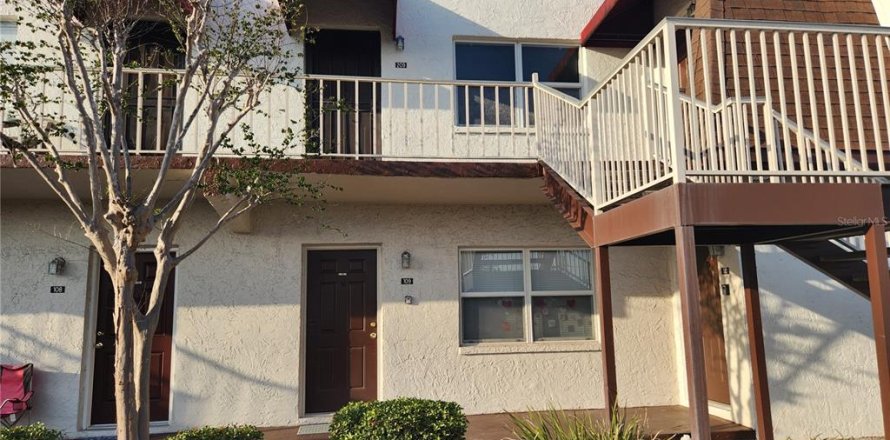 Condo in Tampa, Florida, 1 bedroom № 2210933