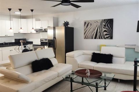 Condo in Tampa, Florida, 1 bedroom № 2210933 - photo 13