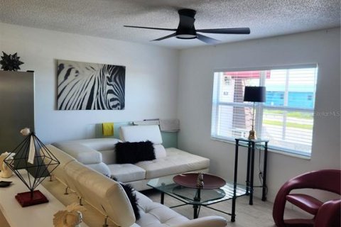 Condo in Tampa, Florida, 1 bedroom № 2210933 - photo 18