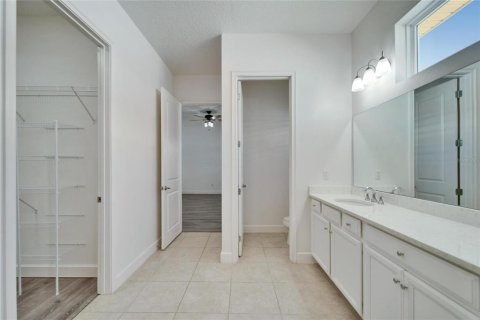 House in Apollo Beach, Florida 3 bedrooms, 205.22 sq.m. № 1527490 - photo 17
