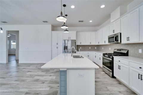 House in Apollo Beach, Florida 3 bedrooms, 205.22 sq.m. № 1527490 - photo 6