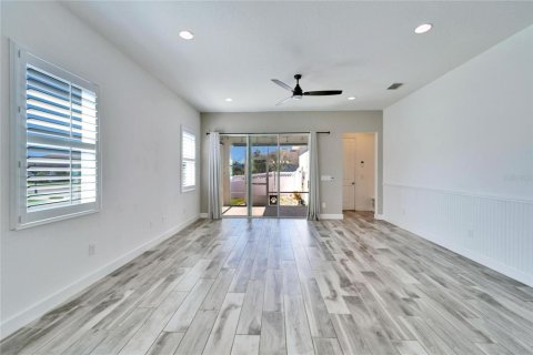 House in Apollo Beach, Florida 3 bedrooms, 205.22 sq.m. № 1527490 - photo 12