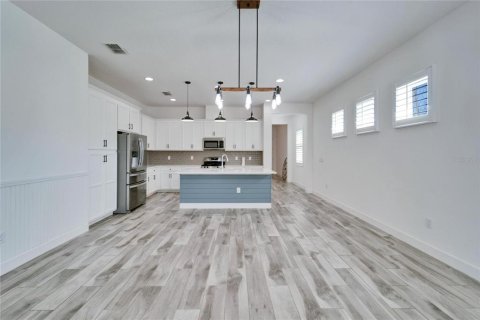 House in Apollo Beach, Florida 3 bedrooms, 205.22 sq.m. № 1527490 - photo 7