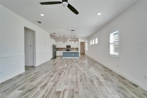 House in Apollo Beach, Florida 3 bedrooms, 205.22 sq.m. № 1527490 - photo 9