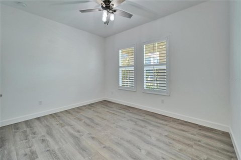 House in Apollo Beach, Florida 3 bedrooms, 205.22 sq.m. № 1527490 - photo 28