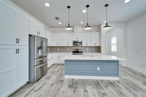 House in Apollo Beach, Florida 3 bedrooms, 205.22 sq.m. № 1527490 - photo 5