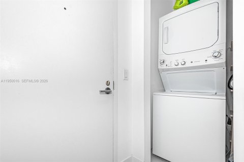 Купить кондоминиум в Майами, Флорида 2 спальни, 93.27м2, № 2054447 - фото 27