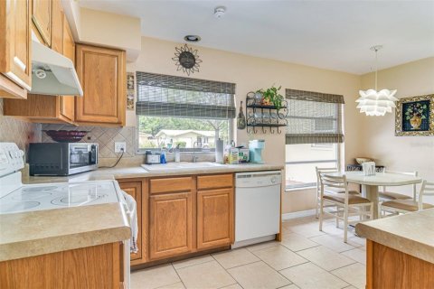 House in Clearwater, Florida 3 bedrooms, 128.21 sq.m. № 1876511 - photo 11