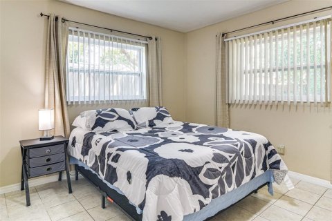 House in Clearwater, Florida 3 bedrooms, 128.21 sq.m. № 1876511 - photo 12