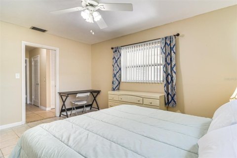 House in Clearwater, Florida 3 bedrooms, 128.21 sq.m. № 1876511 - photo 13
