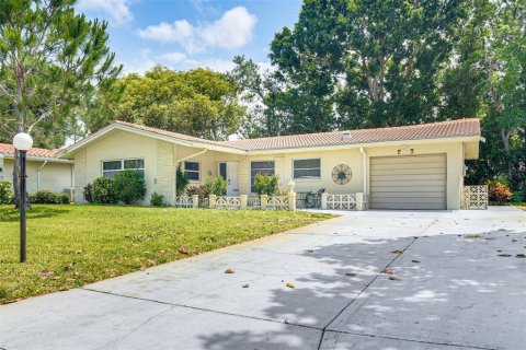 House in Clearwater, Florida 3 bedrooms, 128.21 sq.m. № 1876511 - photo 1