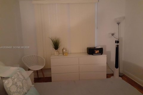 Copropriété à louer à Miami, Floride: 1 chambre, 76.74 m2 № 2084378 - photo 15