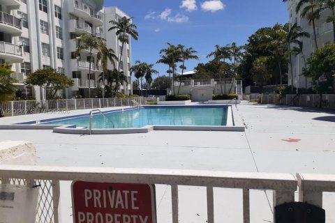 Copropriété à louer à Miami, Floride: 1 chambre, 76.74 m2 № 2084378 - photo 12