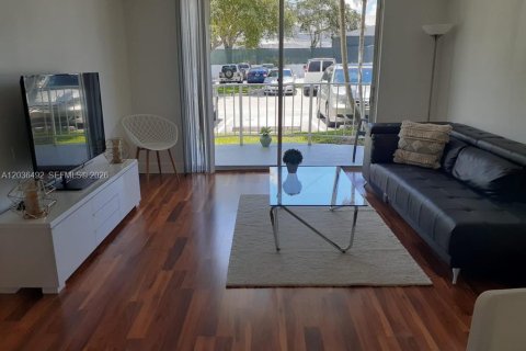 Copropriété à louer à Miami, Floride: 1 chambre, 76.74 m2 № 2084378 - photo 14