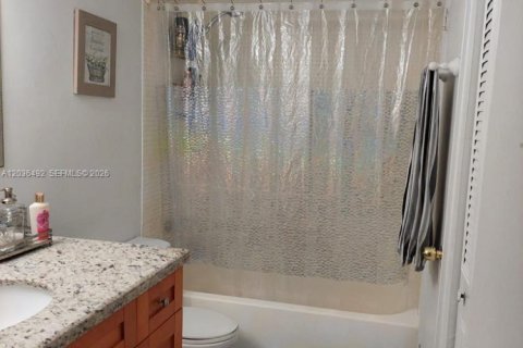 Copropriété à louer à Miami, Floride: 1 chambre, 76.74 m2 № 2084378 - photo 6