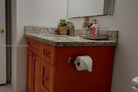 Copropriété à louer à Miami, Floride: 1 chambre, 76.74 m2 № 2084378 - photo 8