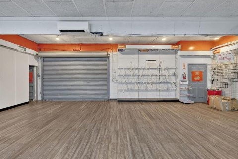 Commercial property in Clermont, Florida 263.84 sq.m. № 2310581 - photo 12