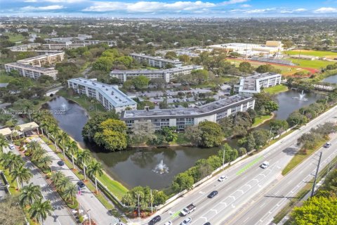 Купить кондоминиум в Коконат Крик, Флорида 2 спальни, 107.4м2, № 2050056 - фото 30