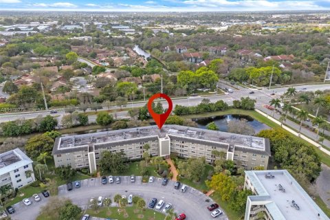 Купить кондоминиум в Коконат Крик, Флорида 2 спальни, 107.4м2, № 2050056 - фото 23