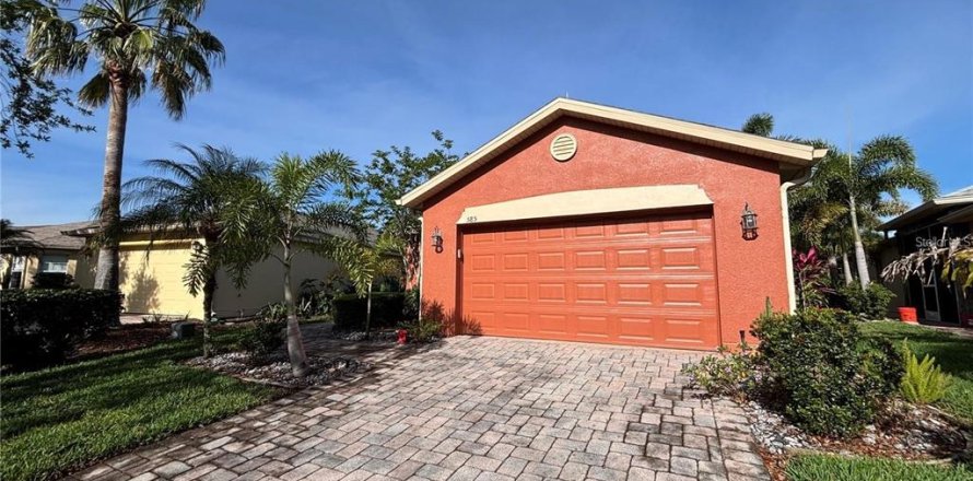 Casa en Poinciana, Florida 2 dormitorios, 116.87 m2 № 2280039